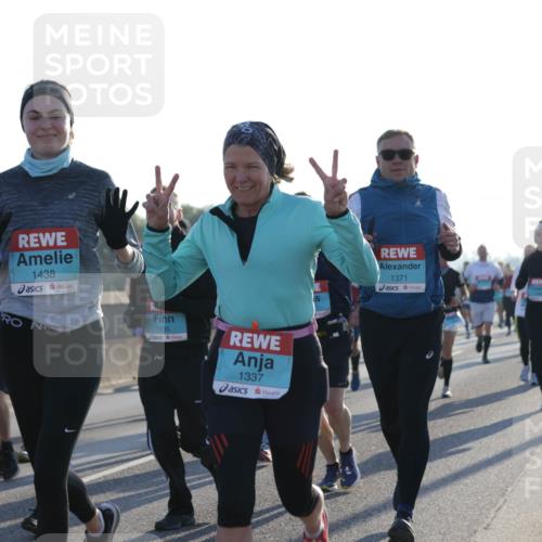 03.10.2025 - Köhlbrandbrückenlauf Jannik Wohlers http://msf.ph/oto/9051071 03.10.2025 09:18:59 Position 3 1438, 1535, 1337, 1371 meine-sportfotos.de