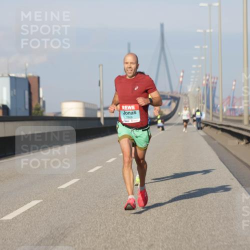 03.10.2025 - Köhlbrandbrückenlauf Jannik Wohlers http://msf.ph/oto/9051077 03.10.2025 09:37:03 Position 3 2968 meine-sportfotos.de