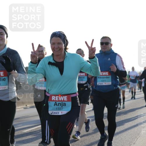 03.10.2025 - Köhlbrandbrückenlauf Jannik Wohlers http://msf.ph/oto/9051087 03.10.2025 09:18:59 Position 3 1438, 1535, 1337, 1739, 1371 meine-sportfotos.de