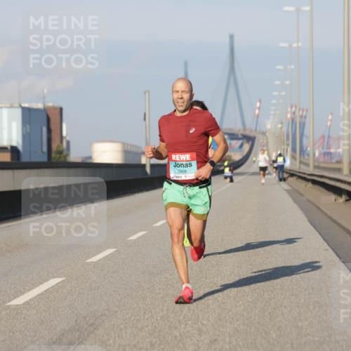 03.10.2025 - Köhlbrandbrückenlauf Jannik Wohlers http://msf.ph/oto/9051088 03.10.2025 09:37:03 Position 3 2968 meine-sportfotos.de