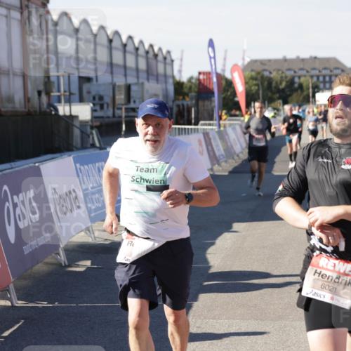 03.10.2025 - Köhlbrandbrückenlauf Jannik Wohlers http://msf.ph/oto/9051090 03.10.2025 13:08:22 Ziel 4307, 4409, 4768, 5243, 5804, 5994, 6021, 6369, 6569 meine-sportfotos.de
