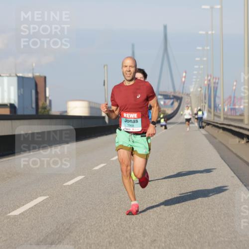 03.10.2025 - Köhlbrandbrückenlauf Jannik Wohlers http://msf.ph/oto/9051094 03.10.2025 09:37:03 Position 3 2968 meine-sportfotos.de