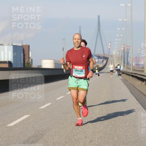 03.10.2025 - Köhlbrandbrückenlauf Jannik Wohlers http://msf.ph/oto/9051097 03.10.2025 09:37:03 Position 3 2968 meine-sportfotos.de