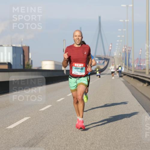 03.10.2025 - Köhlbrandbrückenlauf Jannik Wohlers http://msf.ph/oto/9051105 03.10.2025 09:37:04 Position 3 2968 meine-sportfotos.de