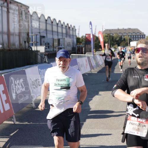 03.10.2025 - Köhlbrandbrückenlauf Jannik Wohlers http://msf.ph/oto/9051111 03.10.2025 13:08:22 Ziel 4307, 4409, 4768, 5243, 5804, 5994, 6021, 6369, 6569 meine-sportfotos.de