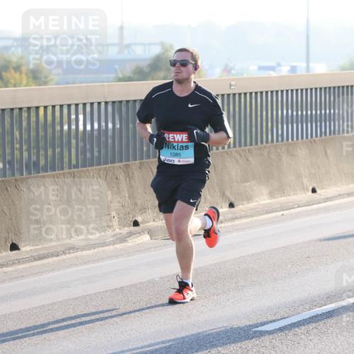 03.10.2025 - Köhlbrandbrückenlauf Lena Gebhardt http://msf.ph/oto/9051120 03.10.2025 09:14:34 Position 1 1085 meine-sportfotos.de