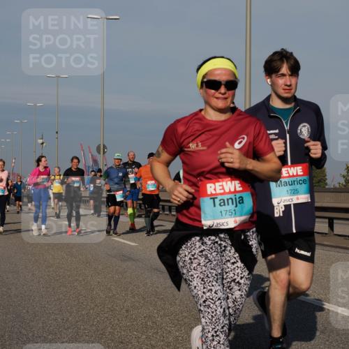 03.10.2025 - Köhlbrandbrückenlauf Fabian Wolf http://msf.ph/oto/9051125 03.10.2025 10:01:37 Position 3 1751, 1725 meine-sportfotos.de