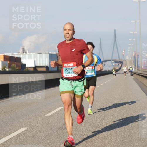 03.10.2025 - Köhlbrandbrückenlauf Jannik Wohlers http://msf.ph/oto/9051130 03.10.2025 09:37:05 Position 3 2968 meine-sportfotos.de