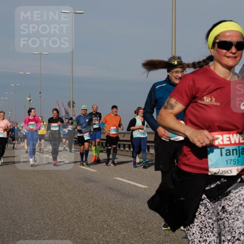 03.10.2025 - Köhlbrandbrückenlauf Fabian Wolf http://msf.ph/oto/9051146 03.10.2025 10:01:37 Position 3 1751, 172 meine-sportfotos.de