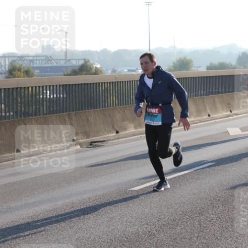 03.10.2025 - Köhlbrandbrückenlauf Lena Gebhardt http://msf.ph/oto/9051151 03.10.2025 09:14:35 Position 1 3337 meine-sportfotos.de