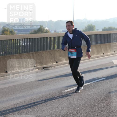 03.10.2025 - Köhlbrandbrückenlauf Lena Gebhardt http://msf.ph/oto/9051155 03.10.2025 09:14:35 Position 1 3337 meine-sportfotos.de