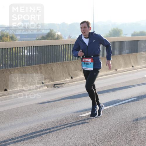 03.10.2025 - Köhlbrandbrückenlauf Lena Gebhardt http://msf.ph/oto/9051163 03.10.2025 09:14:35 Position 1 3337 meine-sportfotos.de