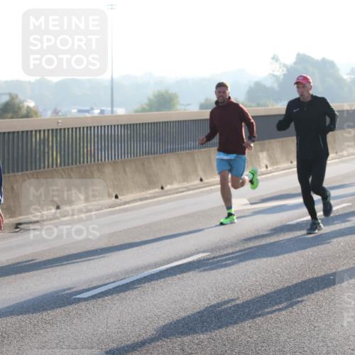 03.10.2025 - Köhlbrandbrückenlauf Lena Gebhardt http://msf.ph/oto/9051178 03.10.2025 09:14:36 Position 1 3337 meine-sportfotos.de