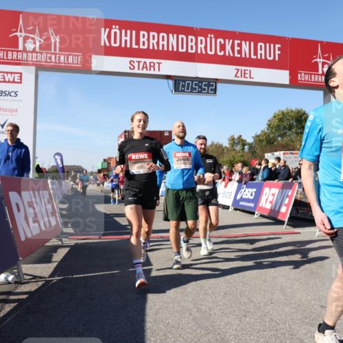 03.10.2025 - Köhlbrandbrückenlauf Lena Gebhardt http://msf.ph/oto/9051192 03.10.2025 13:05:52 Ziel 4066, 4133, 4290, 4296, 4327, 4328, 4332, 4335, 4336, 4413, 4467, 4564, 4599, 4643, 4761, 5676, 5764, 5964, 6214, 6305, 6533, 6631, 6642, 6720 meine-sportfotos.de