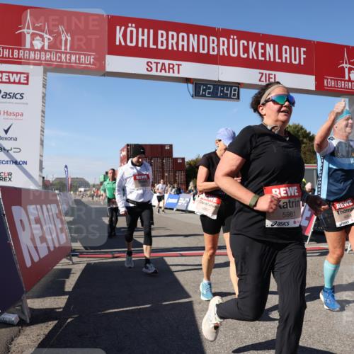 03.10.2025 - Köhlbrandbrückenlauf Lena Gebhardt http://msf.ph/oto/9051195 03.10.2025 13:21:48 Ziel 4064, 4067, 4139, 4519, 4843, 4913, 4979, 5329, 5345, 5894, 5895, 5901, 5981, 6532, 6662 meine-sportfotos.de