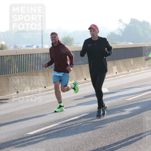 03.10.2025 - Köhlbrandbrückenlauf Lena Gebhardt http://msf.ph/oto/9051216 03.10.2025 09:14:37 Position 1  meine-sportfotos.de
