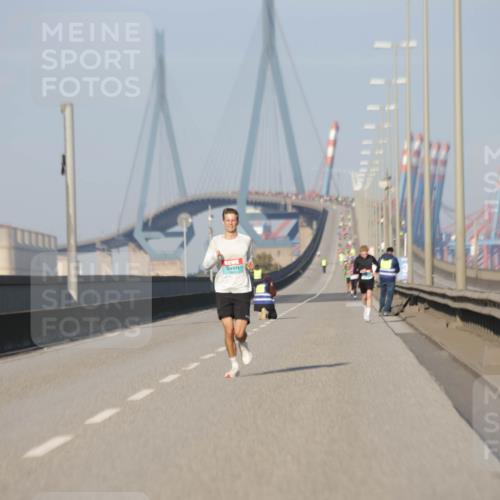 03.10.2025 - Köhlbrandbrückenlauf Jannik Wohlers http://msf.ph/oto/9051221 03.10.2025 09:37:14 Position 3  meine-sportfotos.de