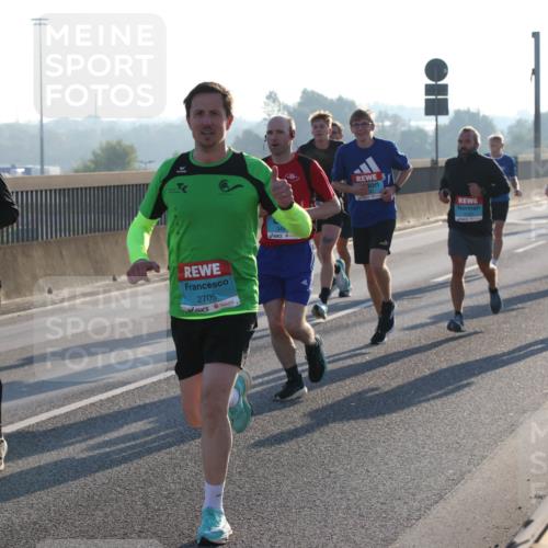 03.10.2025 - Köhlbrandbrückenlauf Lena Gebhardt http://msf.ph/oto/9051249 03.10.2025 09:14:38 Position 1 2705 meine-sportfotos.de