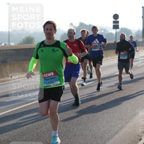 03.10.2025 - Köhlbrandbrückenlauf Lena Gebhardt http://msf.ph/oto/9051261 03.10.2025 09:14:38 Position 1 2705 meine-sportfotos.de
