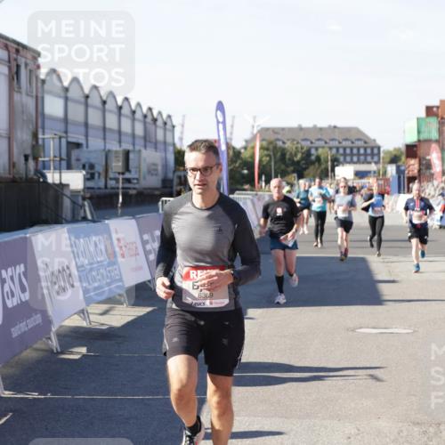 03.10.2025 - Köhlbrandbrückenlauf Jannik Wohlers http://msf.ph/oto/9051285 03.10.2025 13:08:27 Ziel 4195, 4320, 4417, 4768, 5243, 5804, 5994, 6021, 6369, 6569, 6647 meine-sportfotos.de