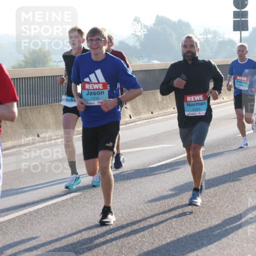 03.10.2025 - Köhlbrandbrückenlauf Lena Gebhardt http://msf.ph/oto/9051289 03.10.2025 09:14:39 Position 1 3491, 2005, 1230, 3193, 2703 meine-sportfotos.de