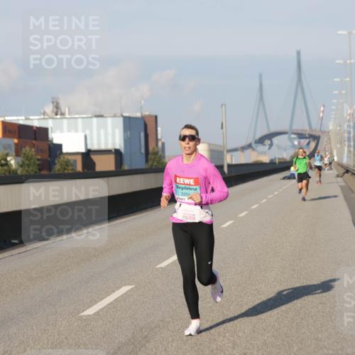 03.10.2025 - Köhlbrandbrückenlauf Jannik Wohlers http://msf.ph/oto/9051303 03.10.2025 09:37:57 Position 3 3203 meine-sportfotos.de