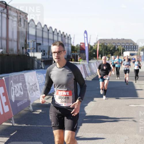 03.10.2025 - Köhlbrandbrückenlauf Jannik Wohlers http://msf.ph/oto/9051314 03.10.2025 13:08:27 Ziel 4195, 4320, 4417, 4768, 5243, 5804, 5994, 6021, 6369, 6569, 6647 meine-sportfotos.de