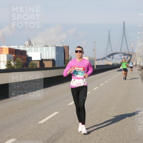 03.10.2025 - Köhlbrandbrückenlauf Jannik Wohlers http://msf.ph/oto/9051315 03.10.2025 09:37:57 Position 3 3203 meine-sportfotos.de