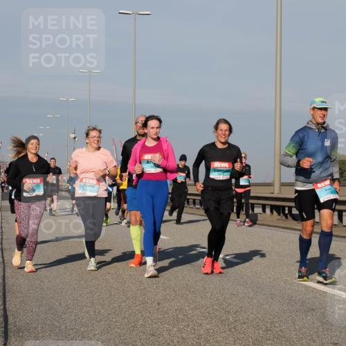 03.10.2025 - Köhlbrandbrückenlauf Fabian Wolf http://msf.ph/oto/9051353 03.10.2025 10:01:41 Position 3 1672, 1049, 3736 meine-sportfotos.de