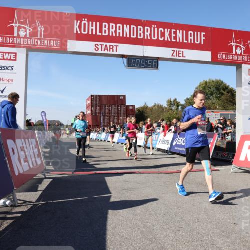 03.10.2025 - Köhlbrandbrückenlauf Lena Gebhardt http://msf.ph/oto/9051376 03.10.2025 13:05:56 Ziel 4066, 4133, 4290, 4302, 4327, 4328, 4335, 4336, 4413, 4467, 4599, 4643, 4761, 4954, 5096, 5764, 5964, 6158, 6214, 6305, 6533, 6631, 6642, 6720 meine-sportfotos.de