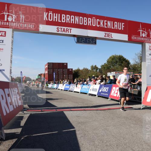03.10.2025 - Köhlbrandbrückenlauf Lena Gebhardt http://msf.ph/oto/9051392 03.10.2025 13:21:53 Ziel 4064, 4067, 4139, 4843, 5329, 5345, 5901, 5981, 6005, 6532, 6662, 6684, 6687 meine-sportfotos.de