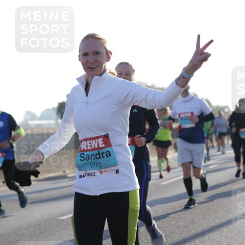 03.10.2025 - Köhlbrandbrückenlauf Jannik Wohlers http://msf.ph/oto/9051401 03.10.2025 09:19:04 Position 3 1742 meine-sportfotos.de