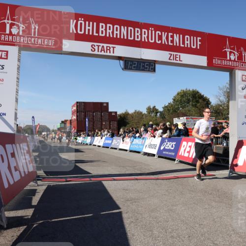 03.10.2025 - Köhlbrandbrückenlauf Lena Gebhardt http://msf.ph/oto/9051404 03.10.2025 13:21:53 Ziel 4064, 4067, 4139, 4843, 5329, 5345, 5901, 5981, 6005, 6532, 6662, 6684, 6687 meine-sportfotos.de