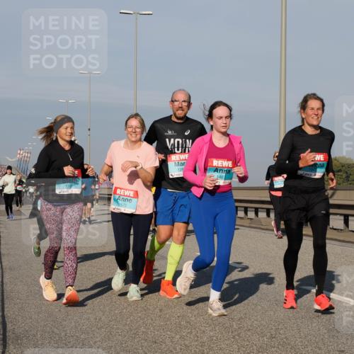 03.10.2025 - Köhlbrandbrückenlauf Fabian Wolf http://msf.ph/oto/9051407 03.10.2025 10:01:43 Position 3 1798, 1672, 128, 1467, 1049 meine-sportfotos.de