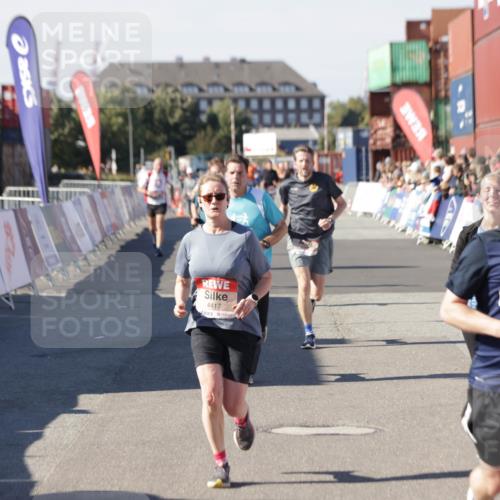03.10.2025 - Köhlbrandbrückenlauf Jannik Wohlers http://msf.ph/oto/9051411 03.10.2025 13:08:31 Ziel 4195, 4320, 4417, 5792, 6021, 6369, 6534, 6569, 6647 meine-sportfotos.de