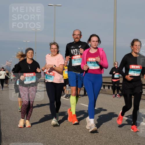 03.10.2025 - Köhlbrandbrückenlauf Fabian Wolf http://msf.ph/oto/9051414 03.10.2025 10:01:43 Position 3 1795, 1672, 1282, 1467, 1049 meine-sportfotos.de