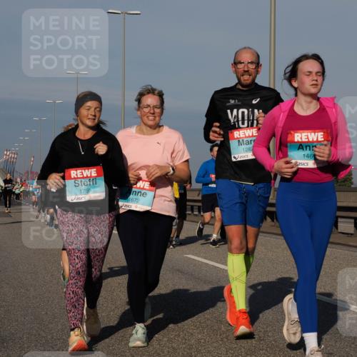 03.10.2025 - Köhlbrandbrückenlauf Fabian Wolf http://msf.ph/oto/9051450 03.10.2025 10:01:44 Position 3 1795, 1672, 1282, 146 meine-sportfotos.de