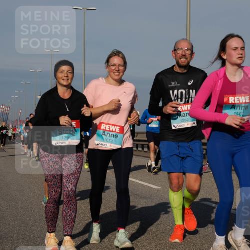 03.10.2025 - Köhlbrandbrückenlauf Fabian Wolf http://msf.ph/oto/9051458 03.10.2025 10:01:44 Position 3 1795, 1672, 1282, 1467 meine-sportfotos.de