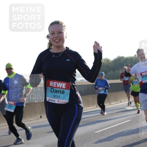 03.10.2025 - Köhlbrandbrückenlauf Jannik Wohlers http://msf.ph/oto/9051461 03.10.2025 09:19:05 Position 3 1654, 3166 meine-sportfotos.de