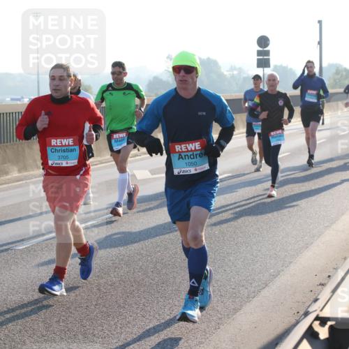 03.10.2025 - Köhlbrandbrückenlauf Lena Gebhardt http://msf.ph/oto/9051493 03.10.2025 09:14:47 Position 1 3705, 1050 meine-sportfotos.de