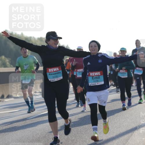 03.10.2025 - Köhlbrandbrückenlauf Jannik Wohlers http://msf.ph/oto/9051511 03.10.2025 09:19:06 Position 3 3175, 3178 meine-sportfotos.de