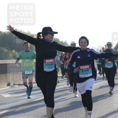 03.10.2025 - Köhlbrandbrückenlauf Jannik Wohlers http://msf.ph/oto/9051528 03.10.2025 09:19:07 Position 3 1362, 3175, 3178, 1418 meine-sportfotos.de