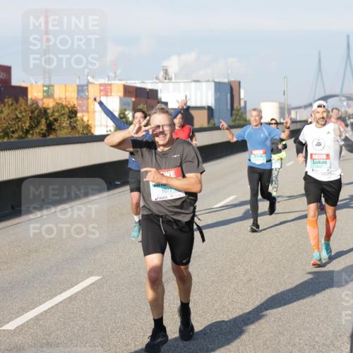 03.10.2025 - Köhlbrandbrückenlauf Jannik Wohlers http://msf.ph/oto/9051542 03.10.2025 09:46:15 Position 3 1077, 2697 meine-sportfotos.de