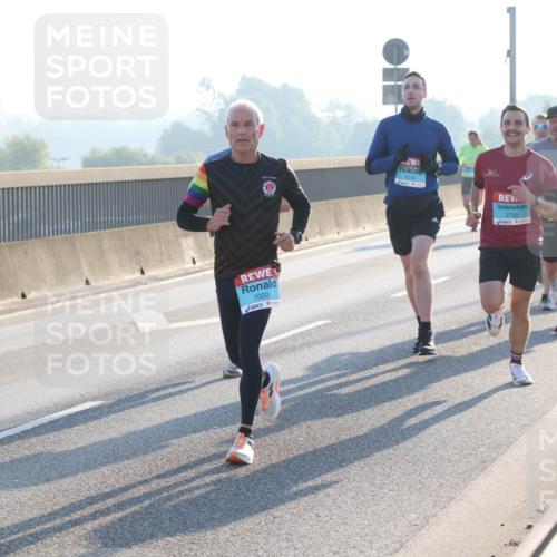 03.10.2025 - Köhlbrandbrückenlauf Lena Gebhardt http://msf.ph/oto/9051545 03.10.2025 09:14:48 Position 1 1020, 1016, 2792 meine-sportfotos.de