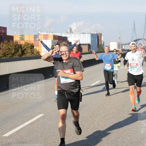 03.10.2025 - Köhlbrandbrückenlauf Jannik Wohlers http://msf.ph/oto/9051547 03.10.2025 09:46:15 Position 3 1077, 2697 meine-sportfotos.de