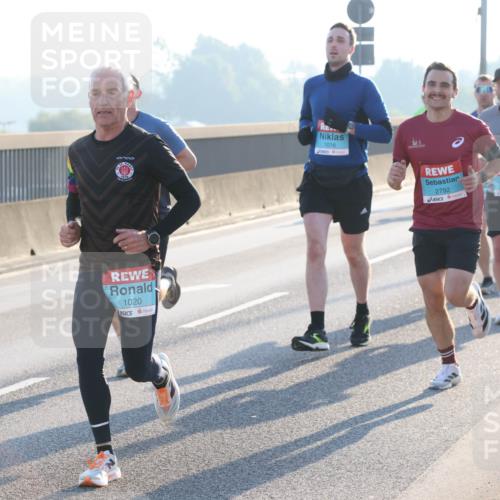 03.10.2025 - Köhlbrandbrückenlauf Lena Gebhardt http://msf.ph/oto/9051553 03.10.2025 09:14:48 Position 1 1020, 1016, 2792 meine-sportfotos.de
