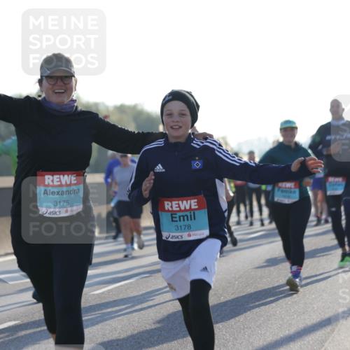 03.10.2025 - Köhlbrandbrückenlauf Jannik Wohlers http://msf.ph/oto/9051563 03.10.2025 09:19:07 Position 3 3175, 3178 meine-sportfotos.de