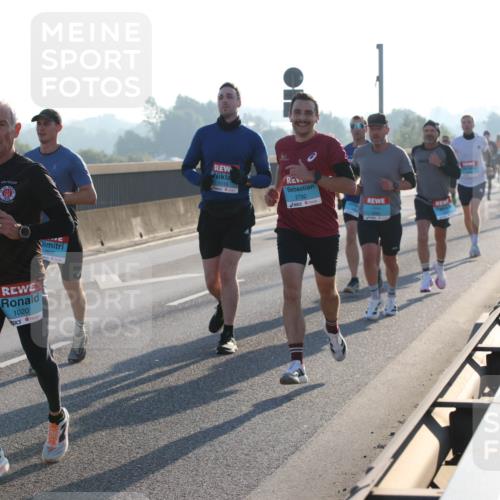 03.10.2025 - Köhlbrandbrückenlauf Lena Gebhardt http://msf.ph/oto/9051564 03.10.2025 09:14:49 Position 1 1020, 1016, 2792 meine-sportfotos.de