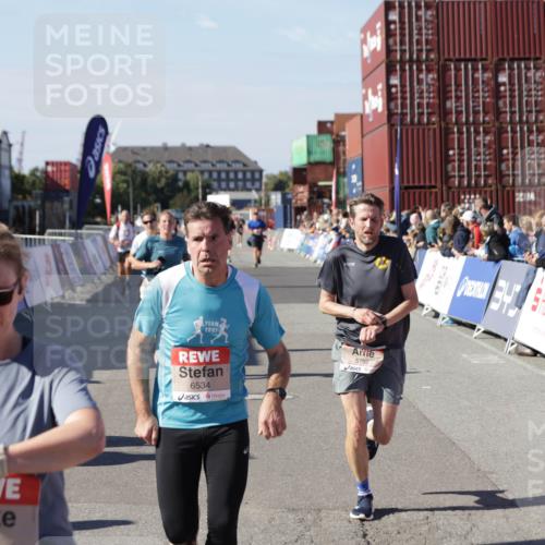 03.10.2025 - Köhlbrandbrückenlauf Jannik Wohlers http://msf.ph/oto/9051568 03.10.2025 13:08:35 Ziel 4195, 4320, 4417, 5792, 6369, 6424, 6534, 6647, 6805 meine-sportfotos.de