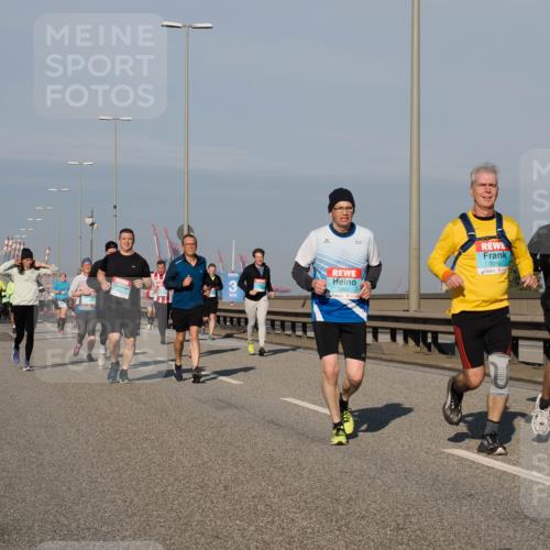 03.10.2025 - Köhlbrandbrückenlauf Fabian Wolf http://msf.ph/oto/9051581 03.10.2025 10:01:46 Position 3 3, 1862, 3050, 2768 meine-sportfotos.de
